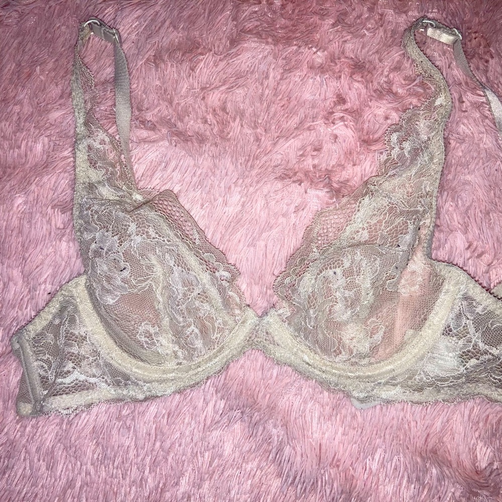 SOLD: Lace Demi Bra!!